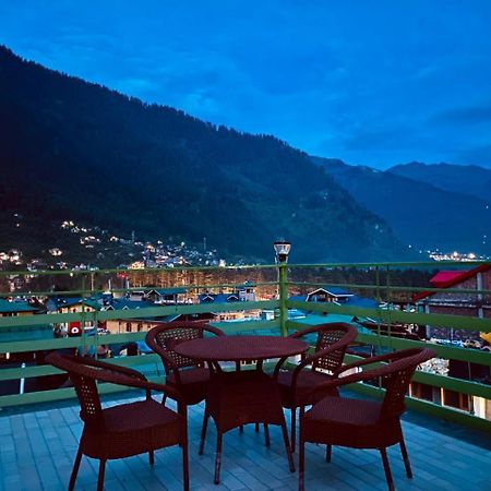 Tata Vista Resort Mall Road Manali - Centrally Heated & Air Cooled Zewnętrze zdjęcie