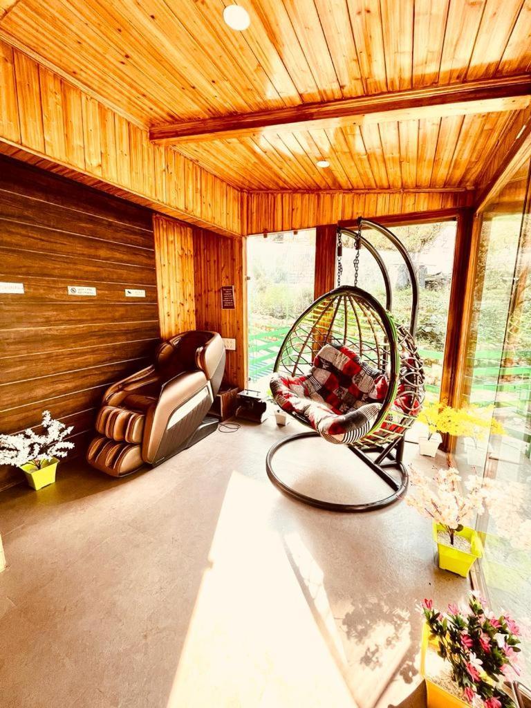 Tata Vista Resort Mall Road Manali - Centrally Heated & Air Cooled Zewnętrze zdjęcie