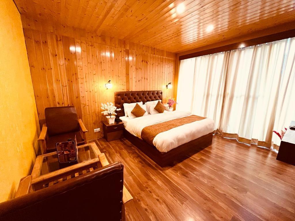 Tata Vista Resort Mall Road Manali - Centrally Heated & Air Cooled Zewnętrze zdjęcie
