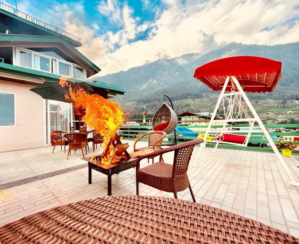 Tata Vista Resort Mall Road Manali - Centrally Heated & Air Cooled Zewnętrze zdjęcie